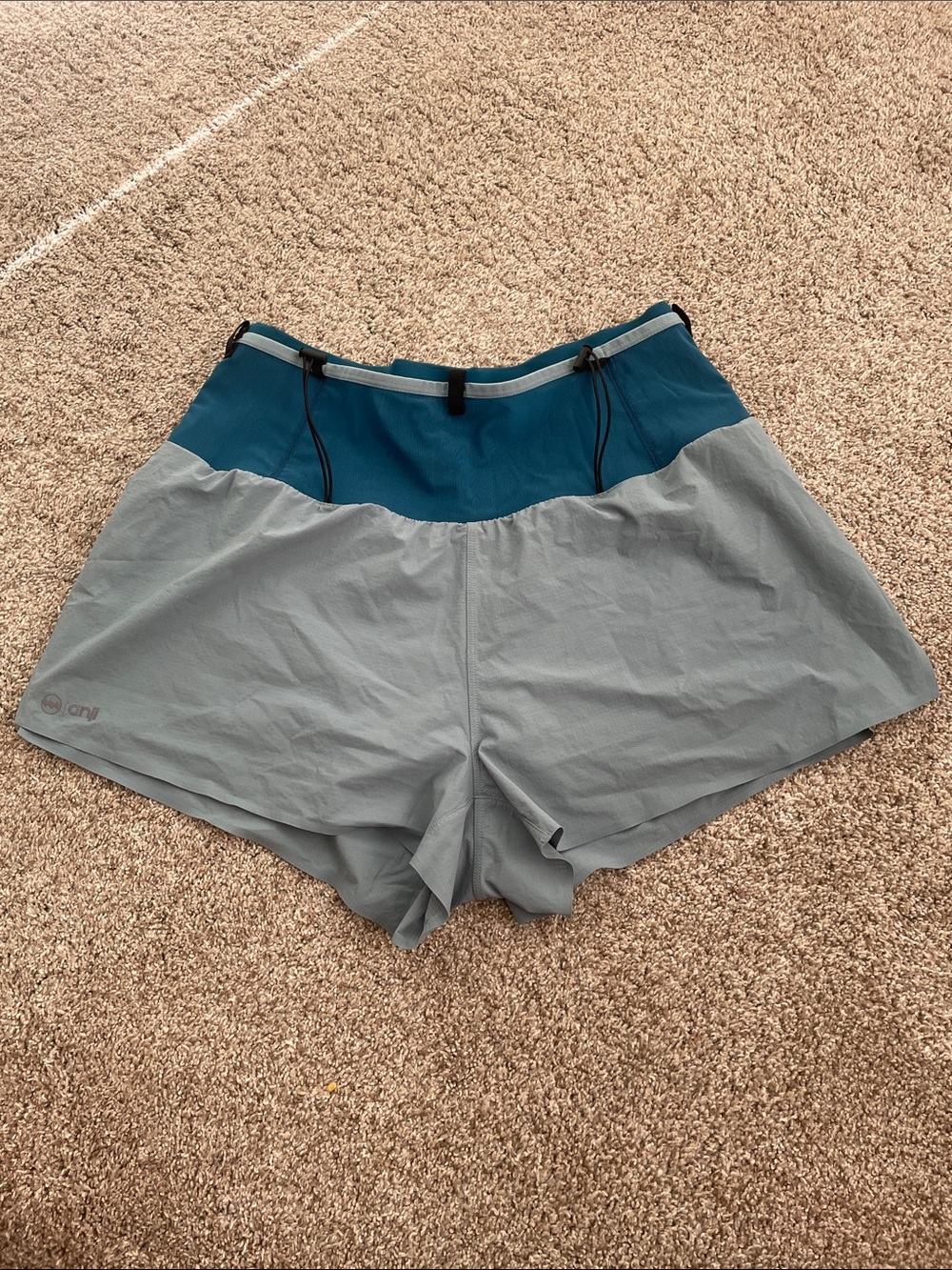 Janji W's 3" Pinnacle RD Short - size Large, color “Crest”